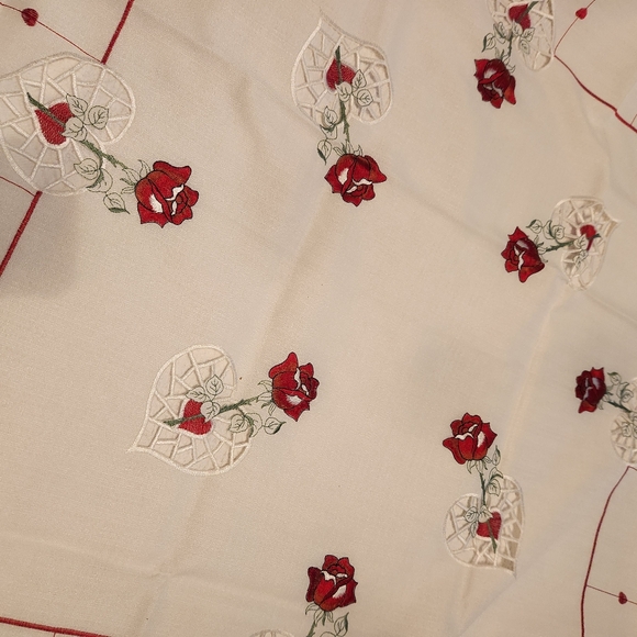 Valentine Square Table Linen/Topper - Picture 5 of 8